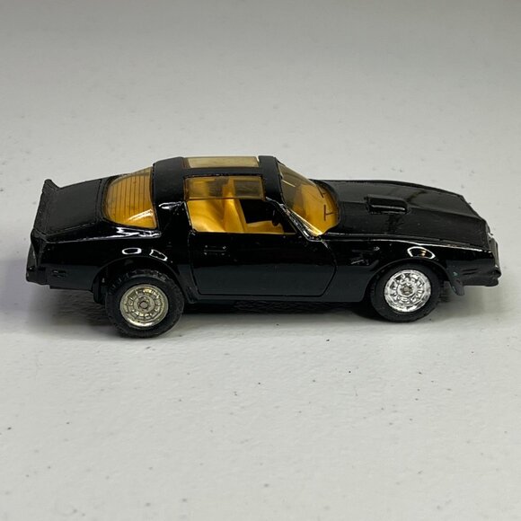Zee Toys 1/59 Scale Diecast Firebird 1980s Black & Gold Collectible Model Car - Picture 7 of 10